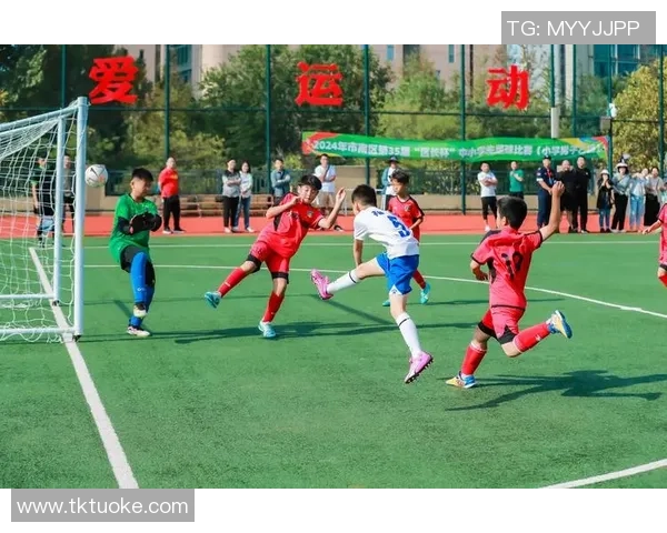 开MINI的足球明星们如何在绿茵场上展现风采与激情