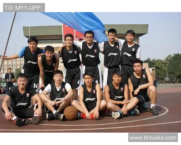 武汉篮球队团队协作深度解析与其他球队的对比分析