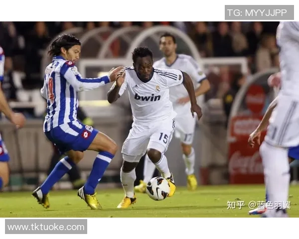 加纳足球明星非洲野牛的传奇故事与辉煌成就揭秘 加纳足球明星非洲野牛的传奇故事与辉煌成就揭秘