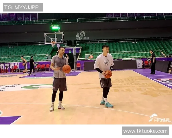 重庆篮球队近期状态分析与表现评估探讨 重庆篮球队近期状态分析与表现评估探讨